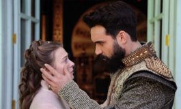 Анна умело управляет своим Повелителем